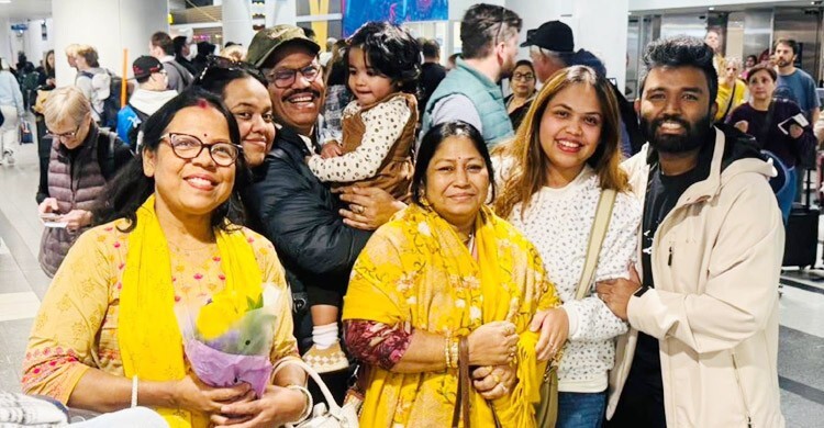 বাঁশরীর হাসিতে শেষ হওয়া দীর্ঘ আকাশযাত্রা