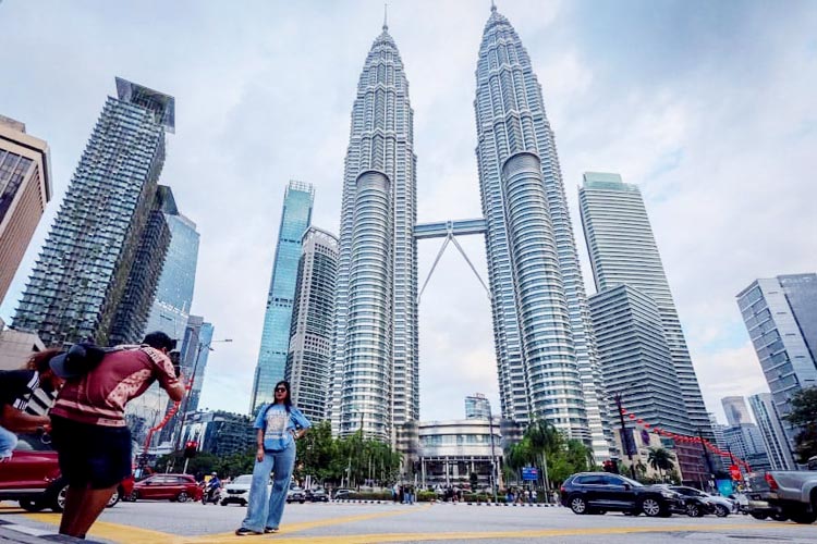 ২০২৬ সালে বাংলাদেশ থেকে ৩ লাখ পর্যটক টানতে চায় মালয়েশিয়া