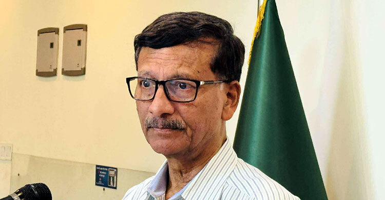 মালয়েশিয়া সফরে আটক বাংলাদেশিদের নিয়ে আলোচনার ইঙ্গিত উপদেষ্টার