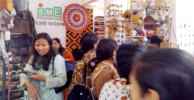 বাণিজ্য মেলায় নজর কাড়ছে এসএমই ফাউন্ডেশনের প্যাভিলিয়ন