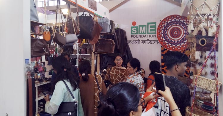 বাণিজ্য মেলায় নজর কাড়ছে এসএমই ফাউন্ডেশনের প্যাভিলিয়ন