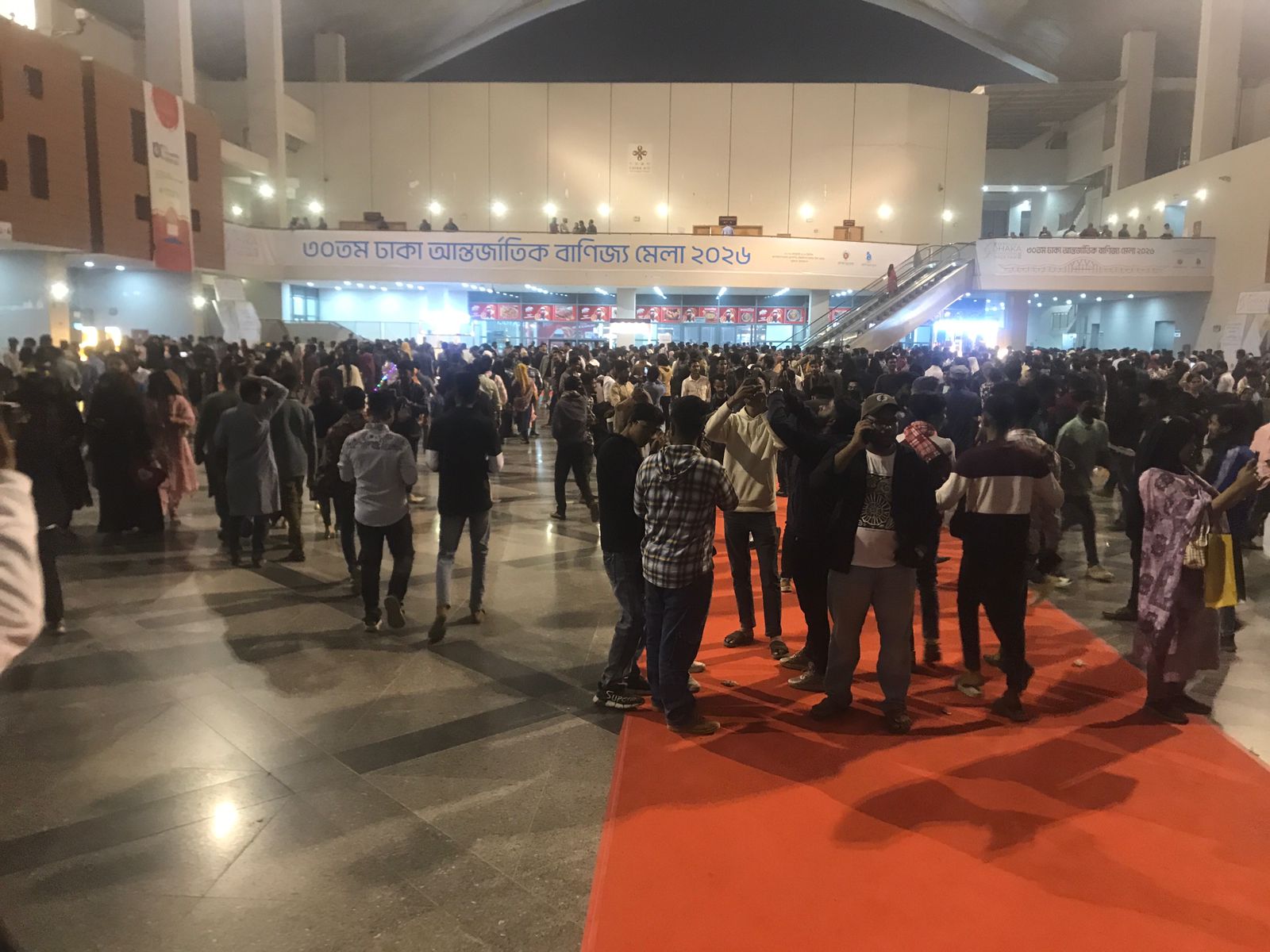 এবারের বাণিজ্য মেলায় যা পাওয়া যাচ্ছে