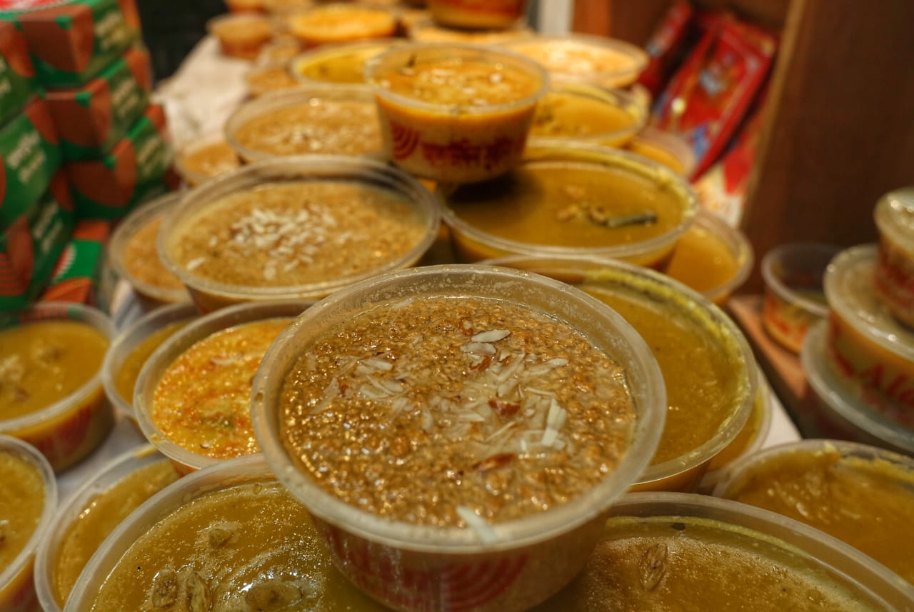 ঐতিহ্য ধরে রাখা পুরান ঢাকার নকশা রুটি