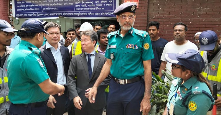 পথচারী পারাপারে শিগগির ৪ পয়েন্টে সিগন্যাল লাইট চালু