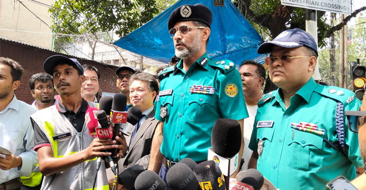 পথচারী পারাপারে শিগগির ৪ পয়েন্টে সিগন্যাল লাইট চালু