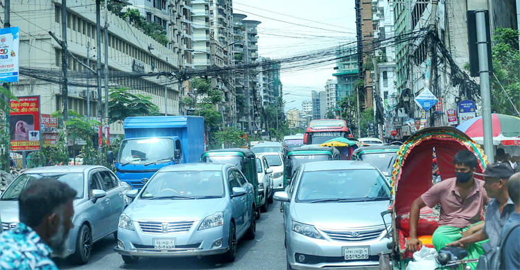 ঢাকায় তীব্র যানজট, রাজনৈতিক সমাবেশকে দায়ী করছে ট্রাফিক পুলিশ