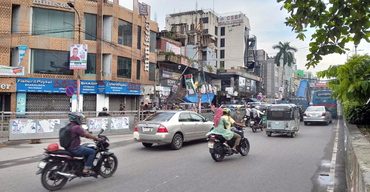 রাজধানীর ৭০ মোড়ে পরিবর্তন, গতি ফিরছে সড়কে
