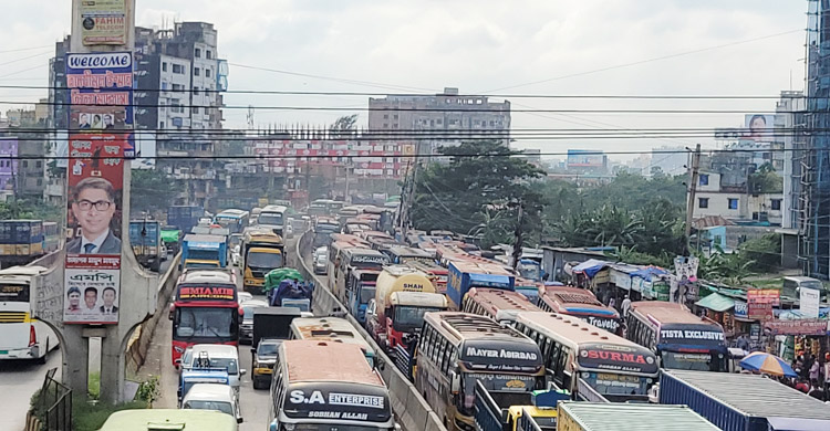 পাঁচ ঘণ্টায়ও স্বাভাবিক হয়নি ঢাকা-চট্টগ্রাম মহাসড়ক