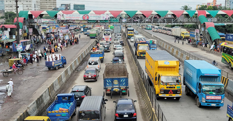 পাঁচ ঘণ্টায়ও স্বাভাবিক হয়নি ঢাকা-চট্টগ্রাম মহাসড়ক