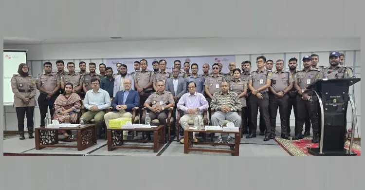 ট্রাফিক আইন ও গতিসীমা নিয়ন্ত্রণের ওপর দিনব্যাপী প্রশিক্ষণ