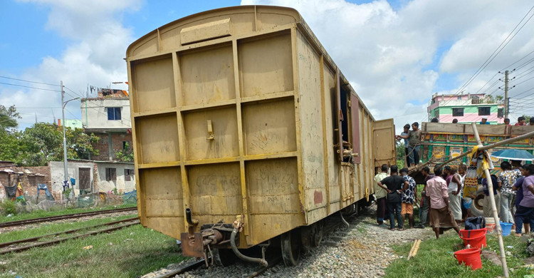 ময়মনসিংহে ক্যাটল স্পেশাল ট্রেন লাইনচ্যুত