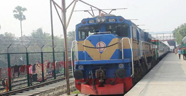 ১৪১ যাত্রী নিয়ে ঢাকার পথে ‘বেনাপোল এক্সপ্রেস’