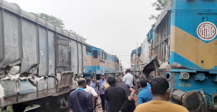 ৬ ঘণ্টা পর ঢাকা-খুলনা রুটে ট্রেন চলাচল স্বাভাবিক