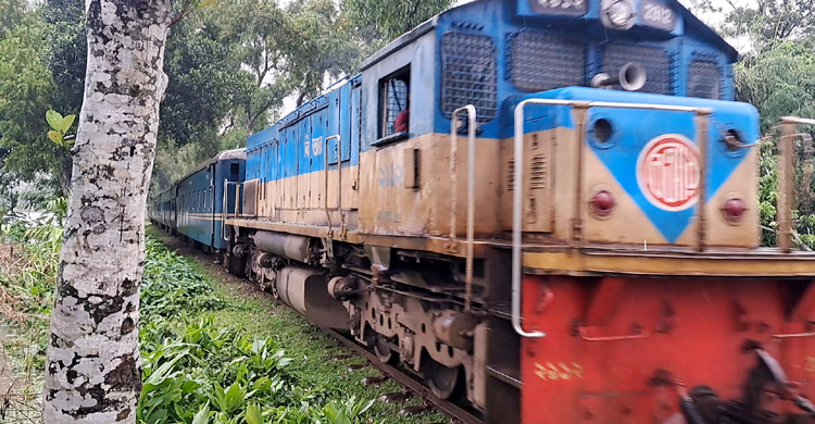 কিশোরগঞ্জ-ময়মনসিংহ রুটে গতি কমিয়ে ট্রেন চলাচল শুরু