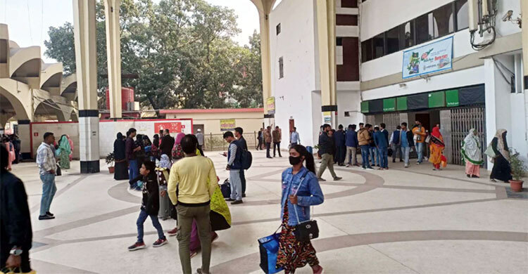 Railway blockade in Dhaka halts train services