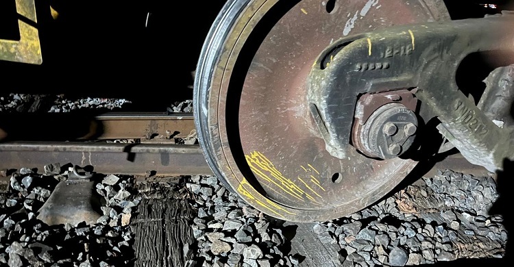 চাঁপাইনবাবগঞ্জে তেলবাহী ট্রেনের ৫ বগি লাইনচ্যুত