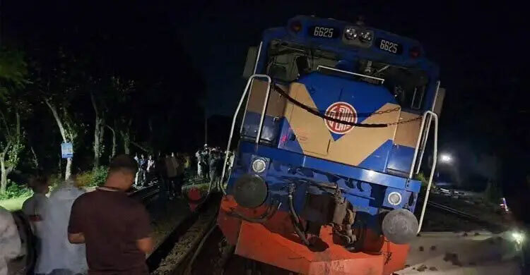 Train services on Dhaka-Sylhet-Ctg route halted after derailment