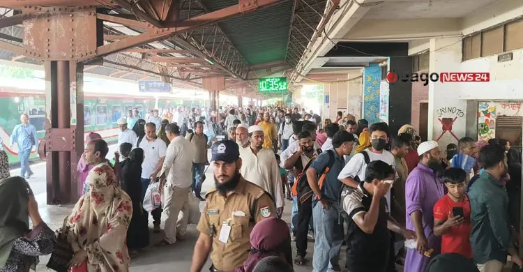 লাগামহীন টিকিট কালোবাজারি, যাত্রীদের দুর্ভোগ