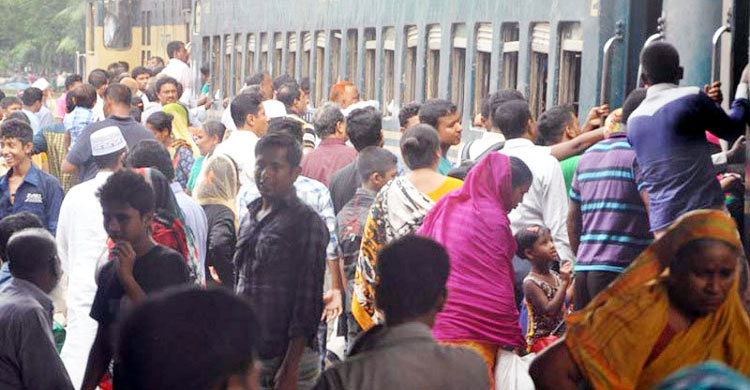 লাভজনক সত্ত্বেও বেসরকারি খাতে দেওয়া হচ্ছে কমিউটার ট্রেন ‘বেতনা’