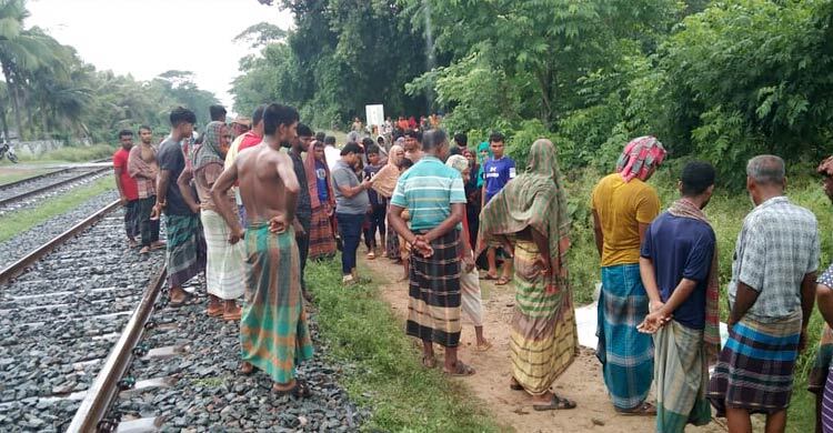 মৈত্রী এক্সপ্রেস ট্রেনের ধাক্কায় যুবক নিহত