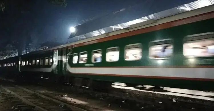চলন্ত ট্রেনে পাথর নিক্ষেপ রোধে একগুচ্ছ পরিকল্পনা