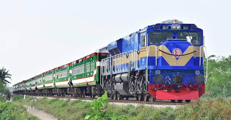 ঈশ্বরদীতে ট্রেনের ধাক্কায় যুবকের মৃত্যু
