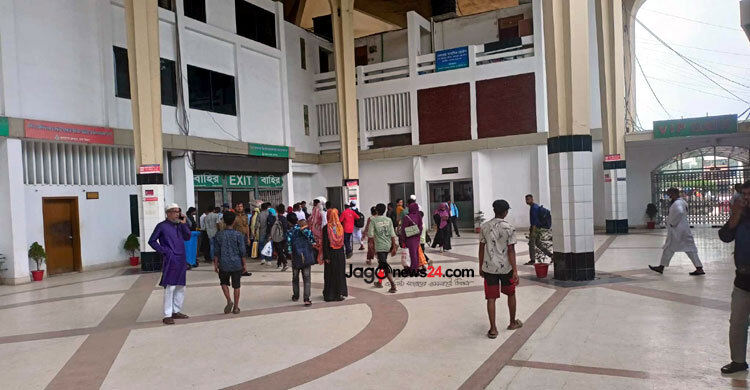 ঢাকায় পৌঁছেছে ছাত্র-জনতা বহনকারী ৬ ট্রেন