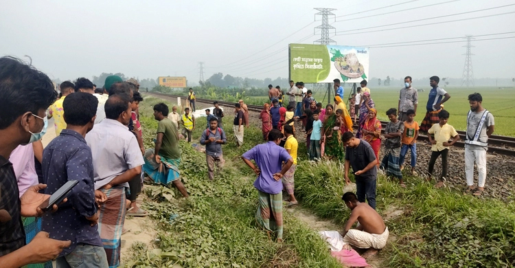 Mother, daughter among 4 crushed under train in Tangail