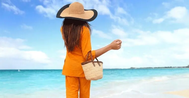 গরমে ভ্রমণ আরামদায়ক করতে ব্যাগে রাখবেন যেসব জিনিস