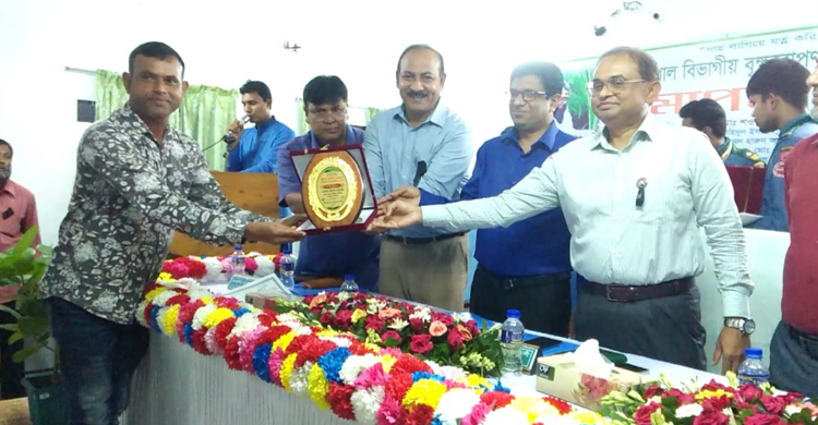 বরিশালে বৃক্ষমেলায় ৯৫ হাজার গাছের চারা বিক্রি