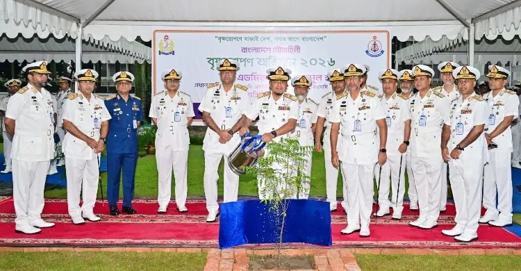 নৌবাহিনীর ‘বৃক্ষরোপণ অভিযান’ কর্মসূচির উদ্বোধন করলেন নৌপ্রধান