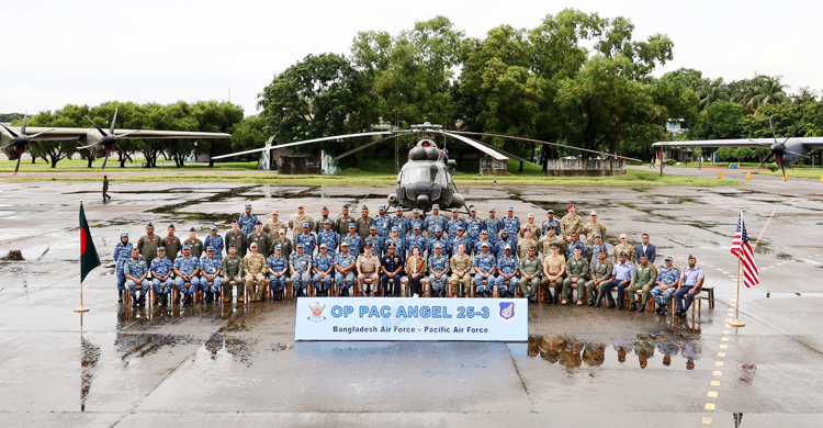 বিমানবাহিনীর যৌথ মহড়া পরিদর্শনে মার্কিন চার্জ দ্য অ্যাফেয়ার্স