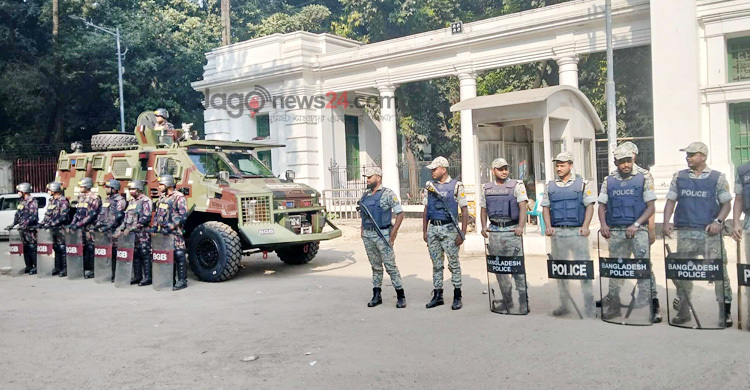 ট্রাইব্যুনালে কড়া নিরাপত্তা, সেনাবাহিনী-বিজিবি-পুলিশের অবস্থান