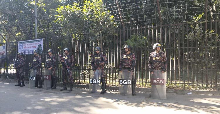 ১৫ সেনা কর্মকর্তা ট্রাইব্যুনালে, নিরাপত্তা জোরদার