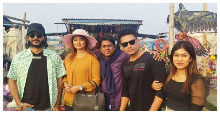 কমেডি গল্পে আসছে ‘ব্যাচেলর ইন ট্রিপ’