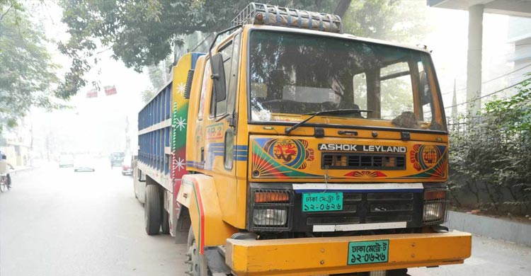 যুবলীগ নেতার ডিবি পরিচয়ে ডাকাতি, ৩০ লাখ টাকার সয়াবিন তেল ৮ লাখে বিক্রি, গ্রেফতার ১২