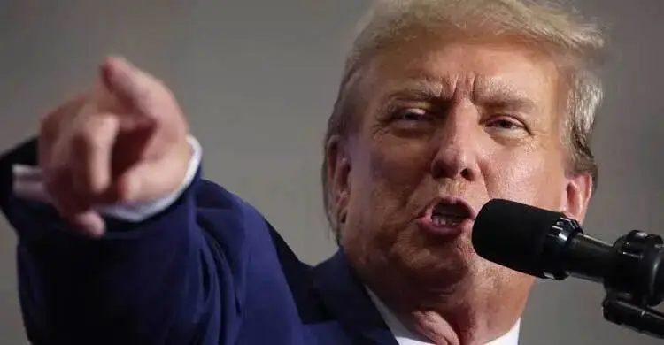 ইরানে হামলার নির্দেশ দিতে পারেন ট্রাম্প