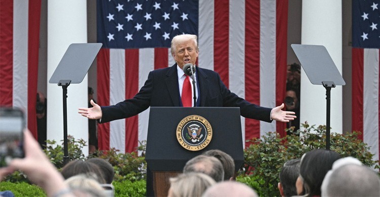 সুপ্রিম কোর্টের রায় ট্রাম্পের দলের জন্য ‘ছদ্মবেশী উপহার’?