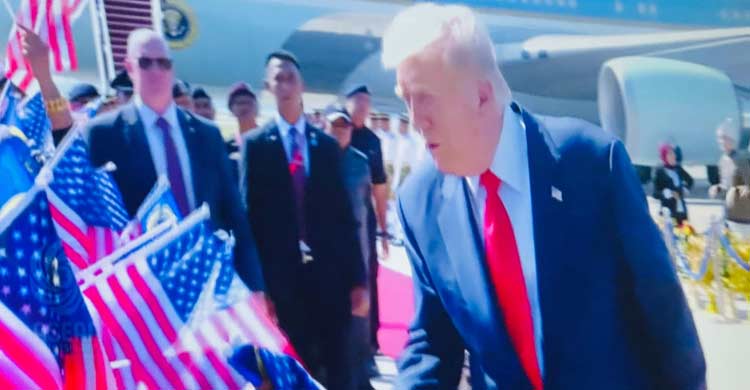 আসিয়ান সম্মেলনে যোগ দিতে এক দশক পর মালয়েশিয়ায় ট্রাম্প