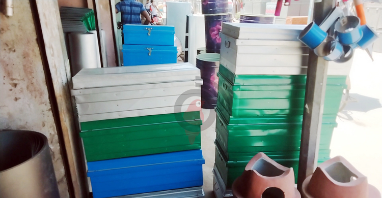 লোকসান আর ঋণের চাপে মালিক থেকে শ্রমিক ট্রাঙ্ক ব্যবসায়ীরা