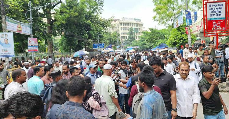 বিকেল ৩টা পর্যন্ত টিএসসি কেন্দ্রে ভোট পড়েছে ৬৩ শতাংশ