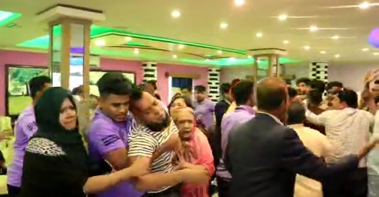 বিয়ের অনুষ্ঠানে দই টক হওয়ায় কনেপক্ষের ভাঙচুর, আহত ১৫