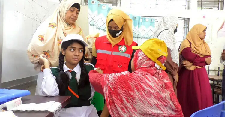 টাইফয়েড টিকা দেওয়া হয়েছে ৯৭ লাখ