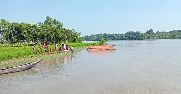 মোংলায় নদীতে পড়ে প্রবাসী নারী পর্যটক নিখোঁজ