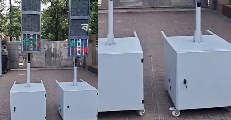 ট্রাফিক নিয়ন্ত্রণে ‘পোর্টেবল সিগন্যাল লাইট’ ব্যবহার শুরু পুলিশের