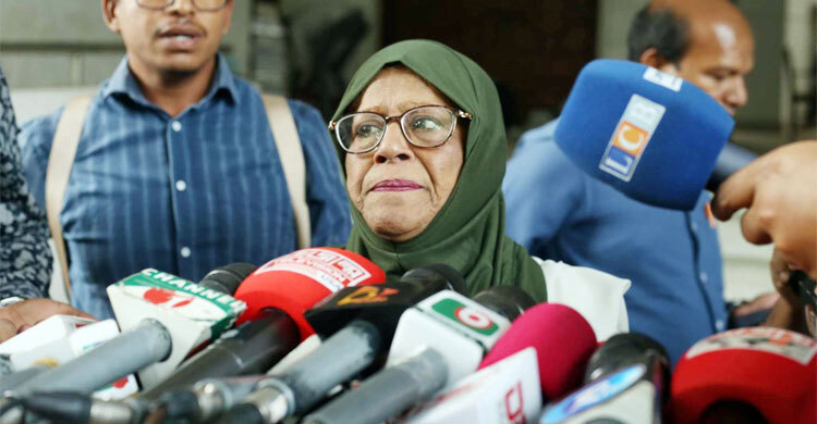 ব্যারিস্টার তুরিন আফরোজকে নিয়ে যত বিতর্ক