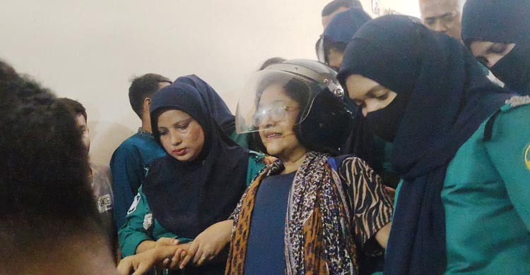 কাঠগড়ায় কাঁদলেন, হাজতে নেওয়ার সময় হাসলেন তুরিন আফরোজ