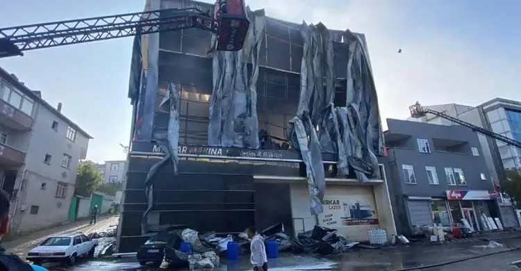 তুরস্কে পারফিউমের গুদামে আগুন, নিহত ৬