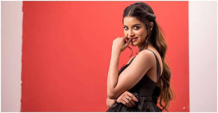 জন্মদিনে নতুন চমকের আভাস দিলেন ‘হাওয়া’ নায়িকা তুষি