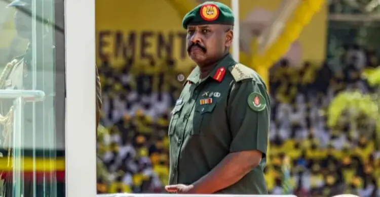 দুই শীর্ষ গণমাধ্যম বন্ধের নির্দেশ দিয়ে যা বললেন উগান্ডার সেনাপ্রধান